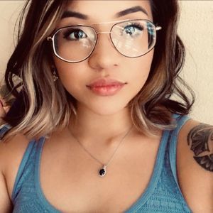 Meet your Posher, Jazmin